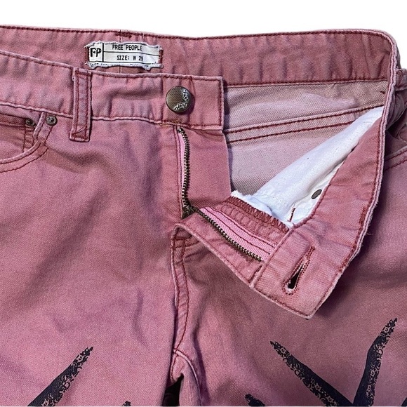 FREE PEOPLE DOTTED IKAT ARROW JEANS - Picture 10 of 11